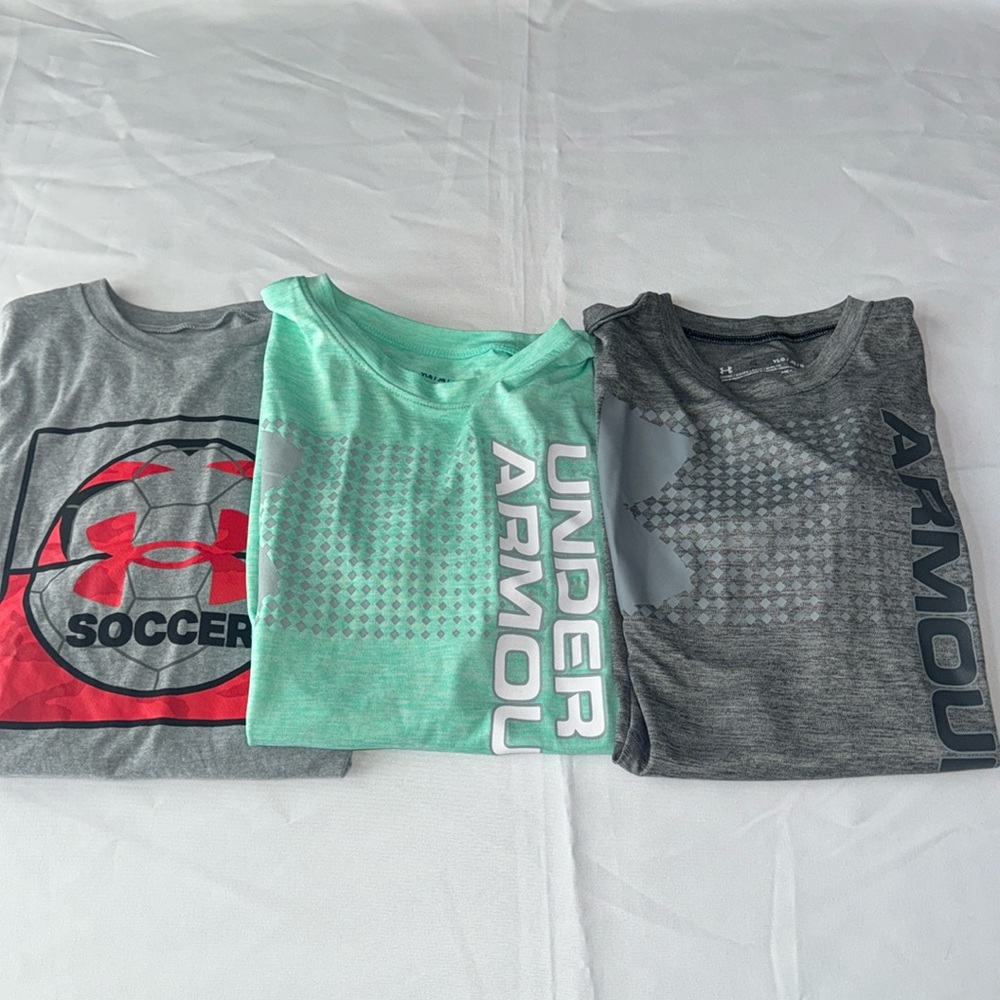 Boy’s Under Armour tee shirts